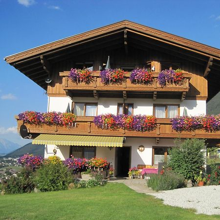 ホテル Haus Fernblick ノイシュティフト・イム・シュトゥーバイタール エクステリア 写真