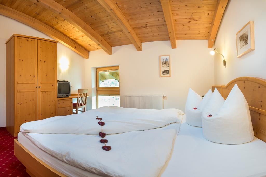ホテル Haus Fernblick ノイシュティフト・イム・シュトゥーバイタール 部屋 写真