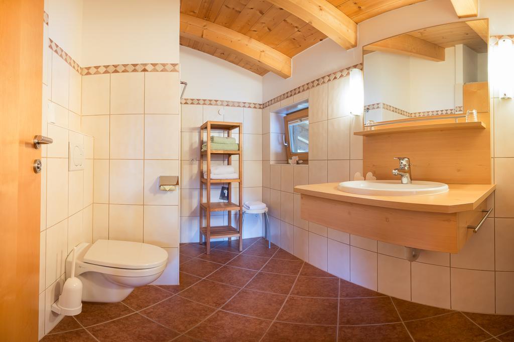 ホテル Haus Fernblick ノイシュティフト・イム・シュトゥーバイタール 部屋 写真