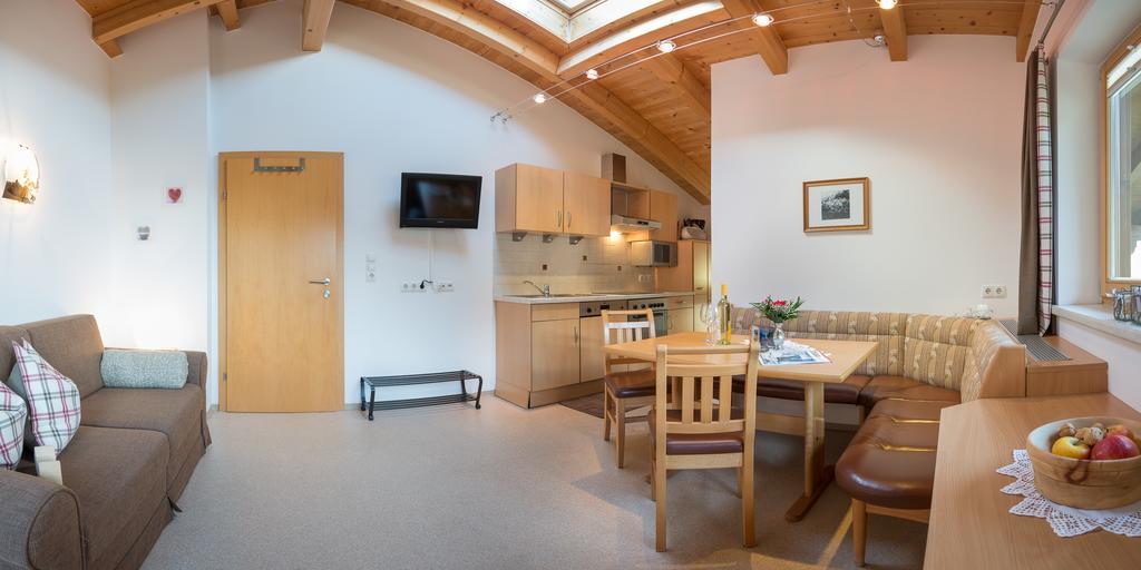 ホテル Haus Fernblick ノイシュティフト・イム・シュトゥーバイタール 部屋 写真