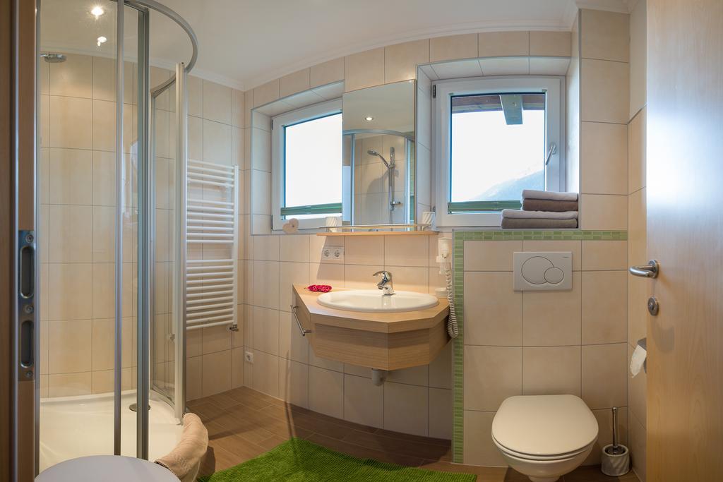 ホテル Haus Fernblick ノイシュティフト・イム・シュトゥーバイタール 部屋 写真