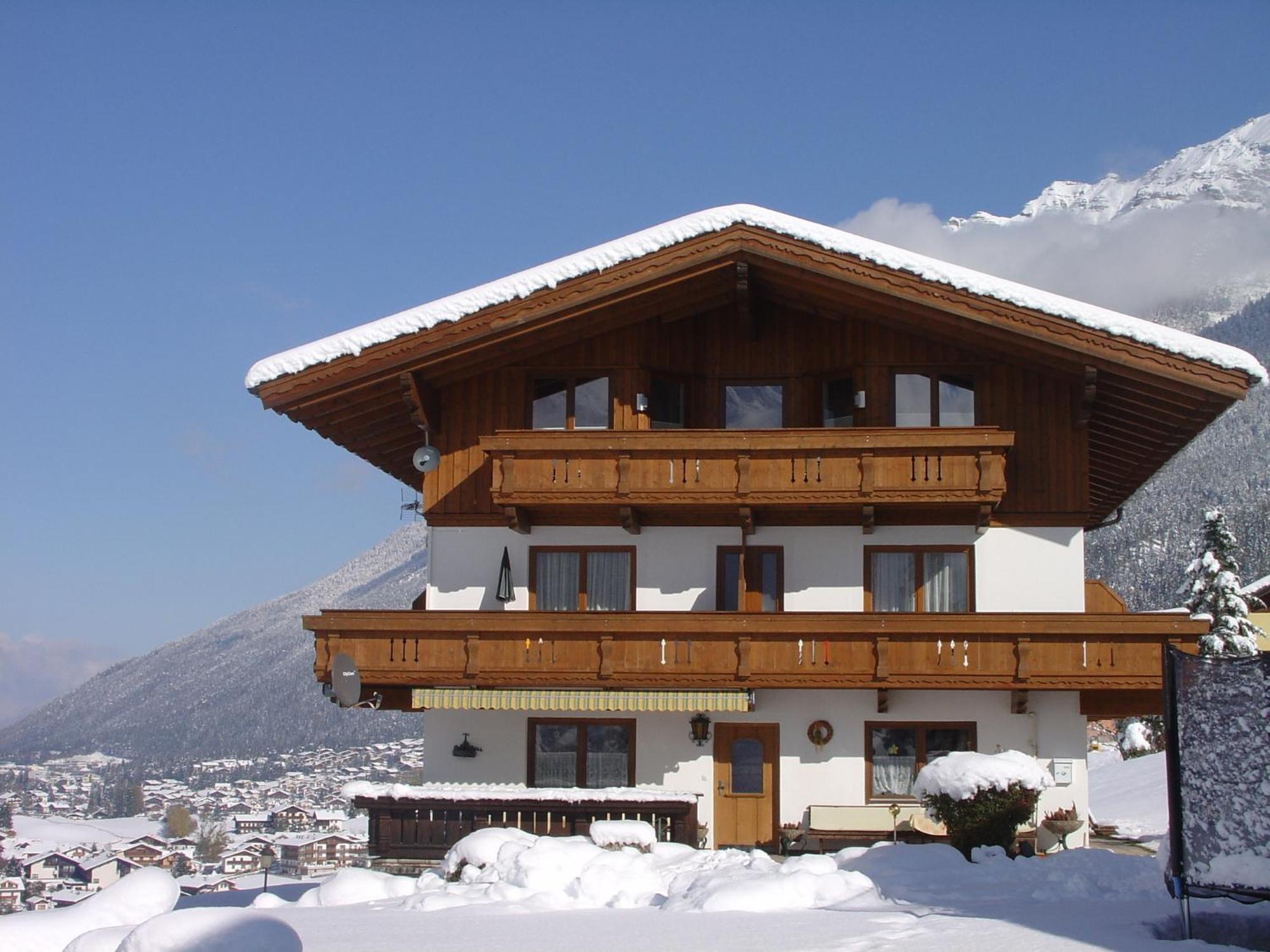 ホテル Haus Fernblick ノイシュティフト・イム・シュトゥーバイタール エクステリア 写真