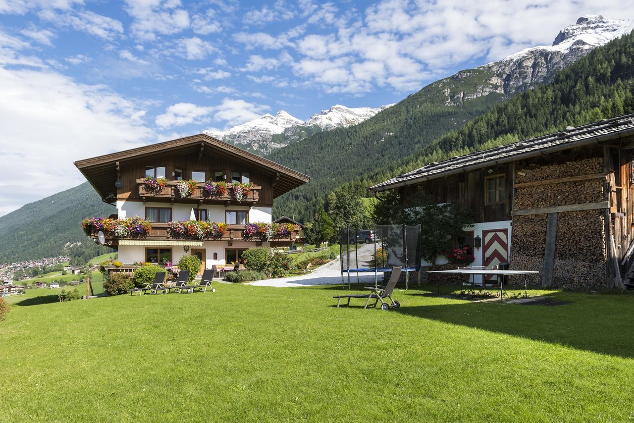 ホテル Haus Fernblick ノイシュティフト・イム・シュトゥーバイタール エクステリア 写真