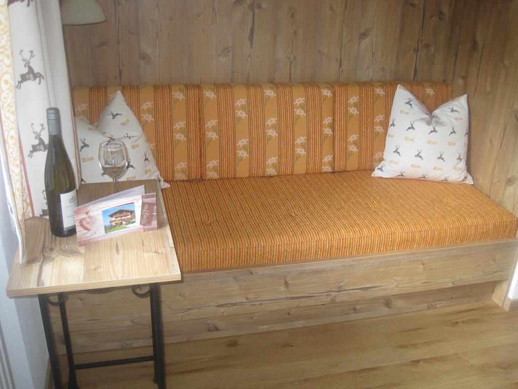 ホテル Haus Fernblick ノイシュティフト・イム・シュトゥーバイタール 部屋 写真